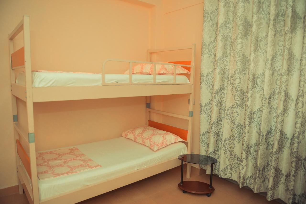 Central Hostel Shkodër エクステリア 写真