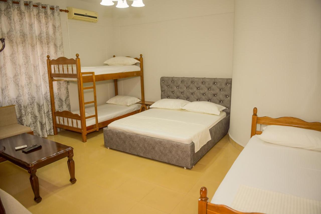 Central Hostel Shkodër エクステリア 写真