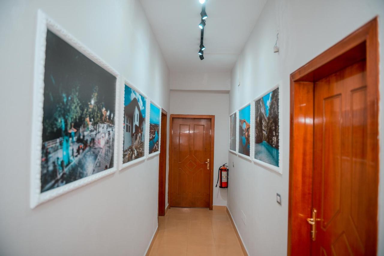 Central Hostel Shkodër エクステリア 写真