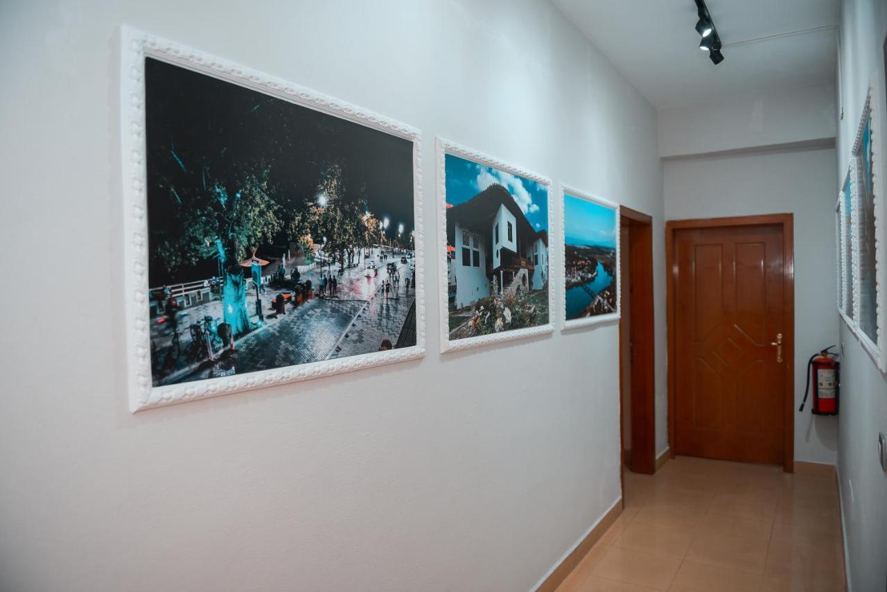 Central Hostel Shkodër エクステリア 写真