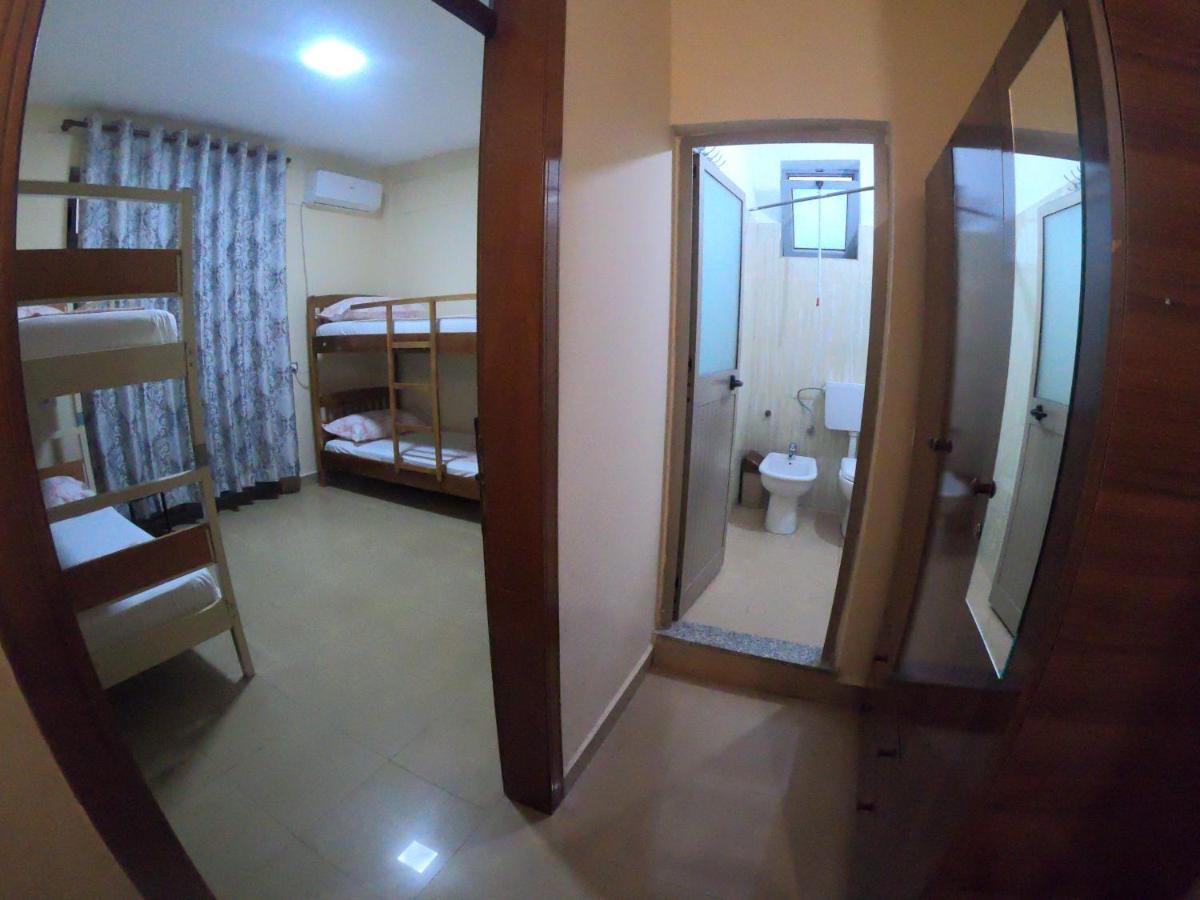 Central Hostel Shkodër エクステリア 写真