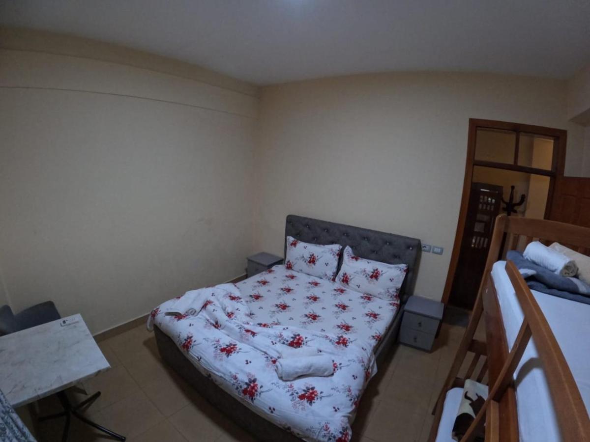 Central Hostel Shkodër エクステリア 写真