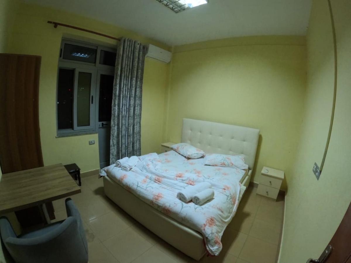 Central Hostel Shkodër エクステリア 写真