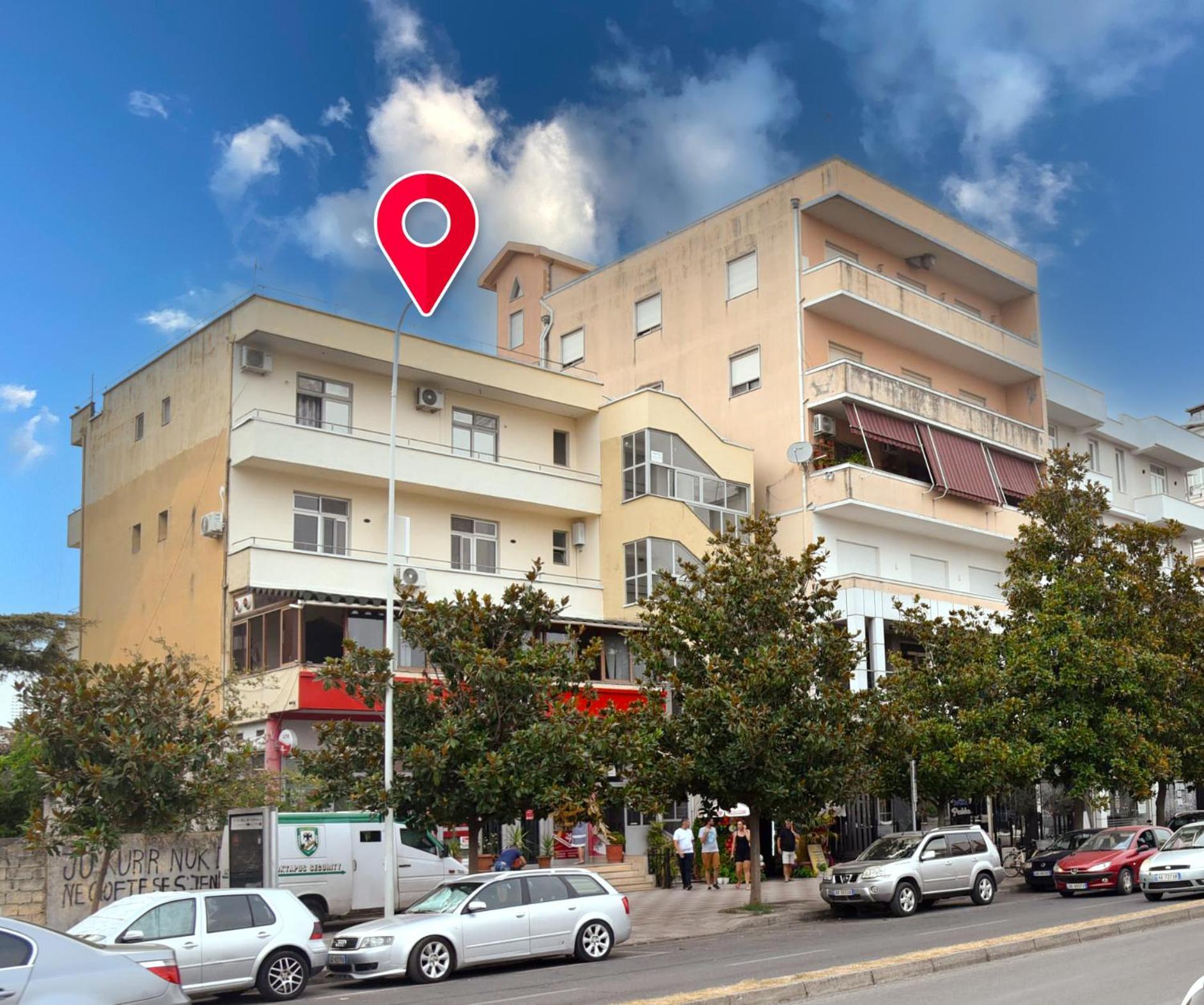 Central Hostel Shkodër エクステリア 写真